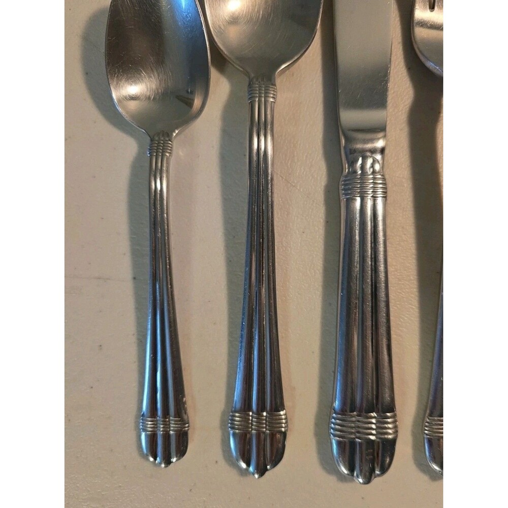 Linear Ridges Odyssey Style Silverware Set - Setting For 6 - 40 Pieces - Picture 2 of 10